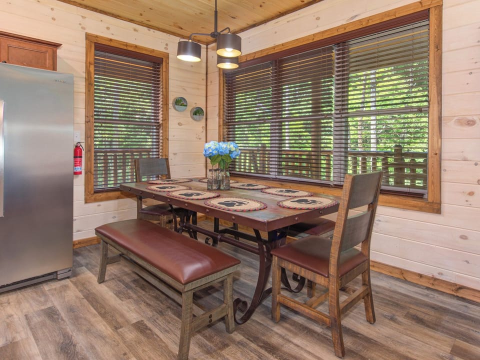 Studio (3 Bedrooms) | Property amenity