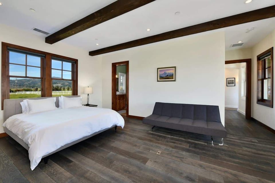 Main house En-Suite bedroom
