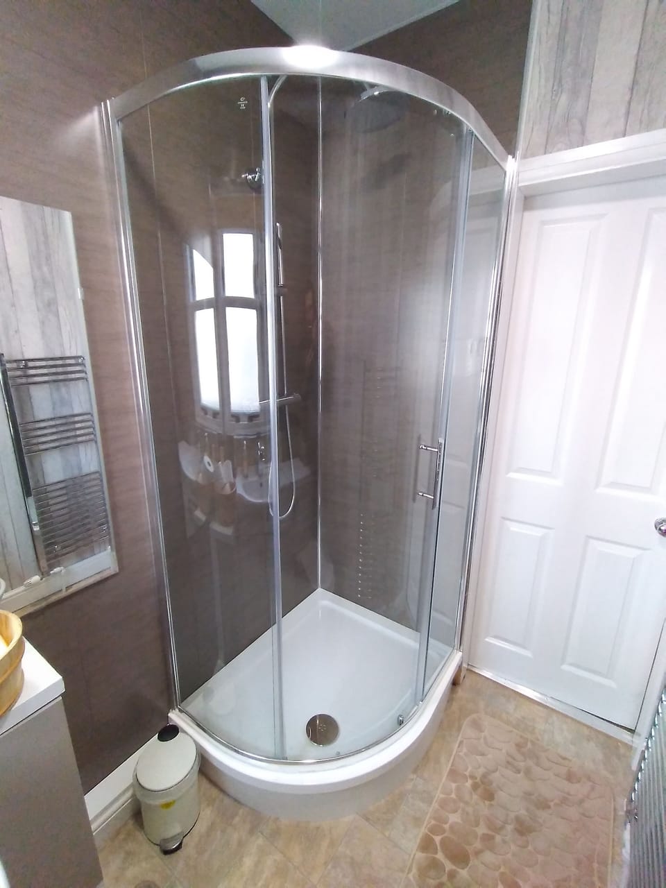 Shower  enclosure