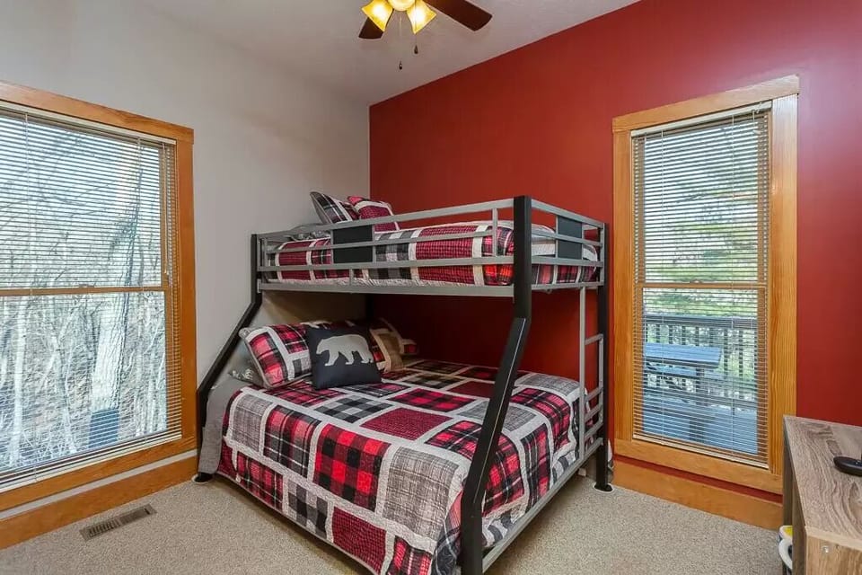 Main level bunk bed room.
