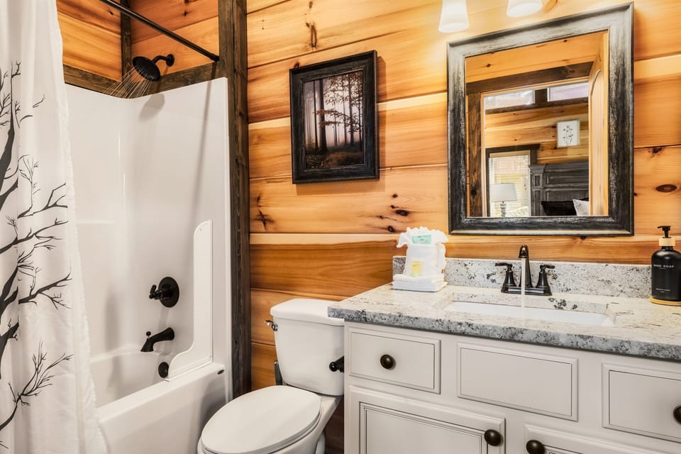 King bedroom #1 ensuite bath