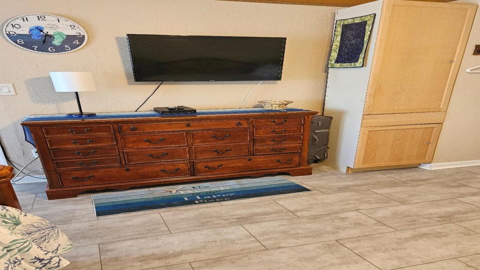 large dresser if you want to unpack if yioy are staying for extended visit.  
