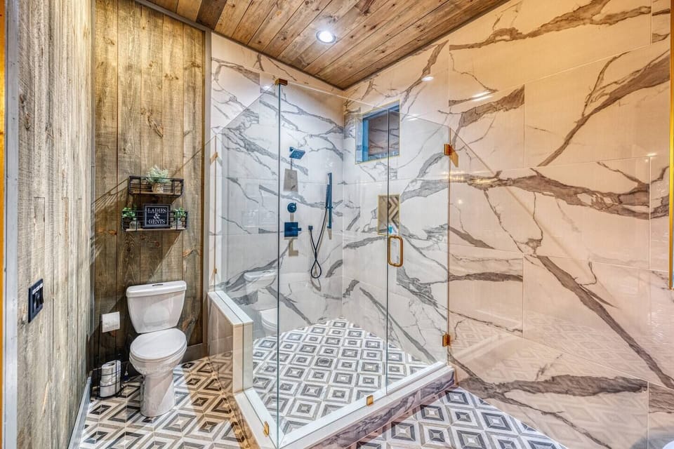 Primary Suite Main level Walk in Shower