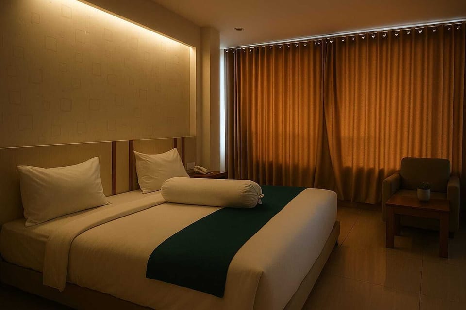 Suite | In-room safe, desk, blackout drapes, soundproofing