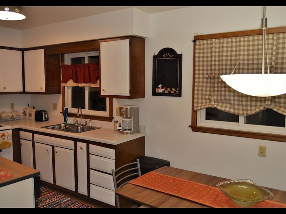 Apartment, 2 Bedrooms, Balcony | Private kitchen | Coffee/tea maker