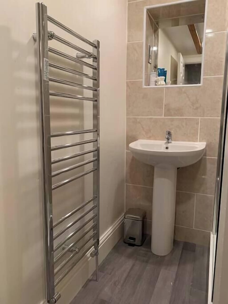 Apartment Two Main Bathroom