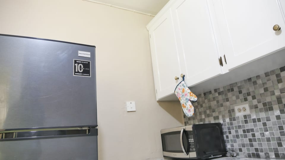 Apartment | Private kitchen | Fridge, microwave, oven, stovetop