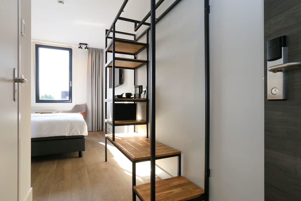 In-room safe, free WiFi, bed sheets