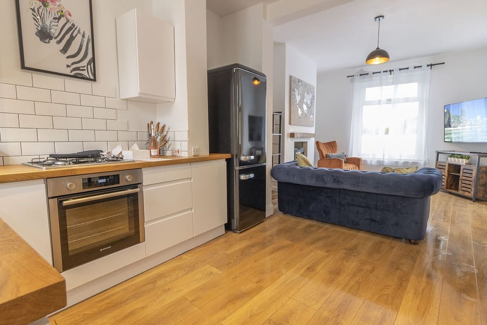 Apartment | Living area | Flat-screen TV