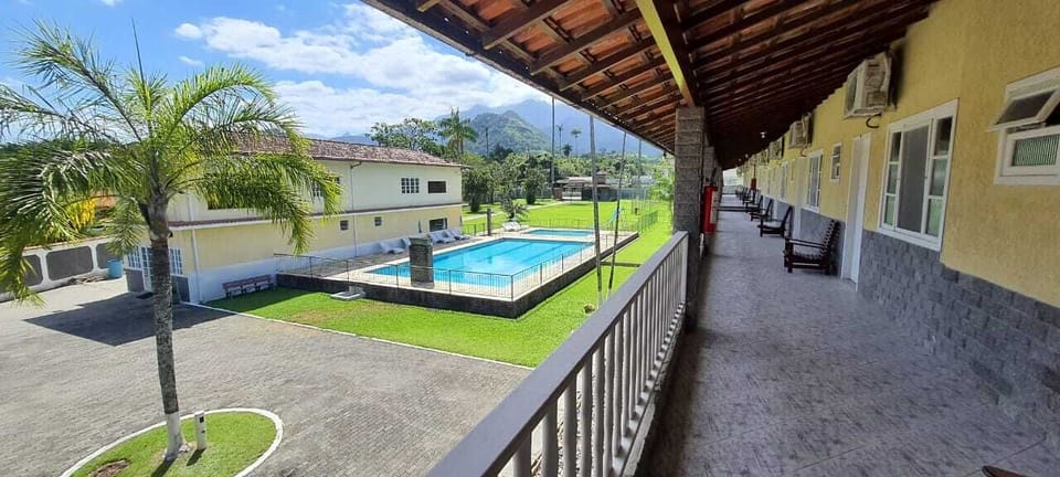 2 outdoor pools