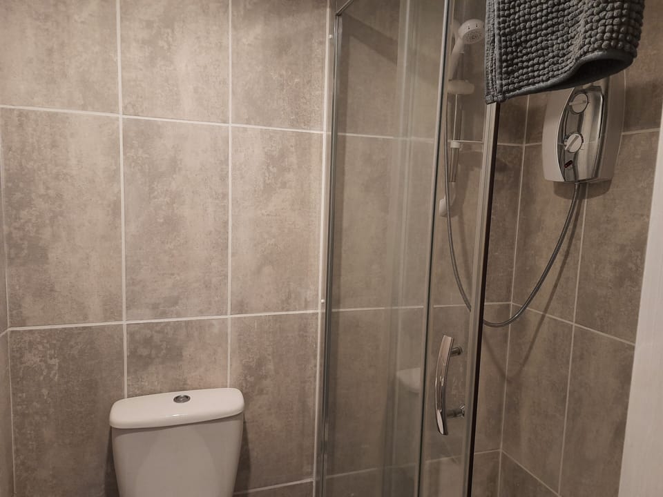 Apartment | Bathroom | Shower, towels