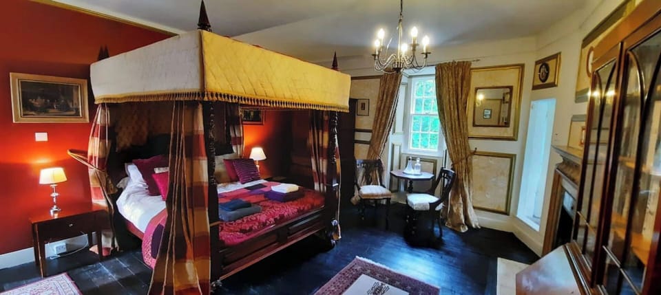 The Laird's Room
