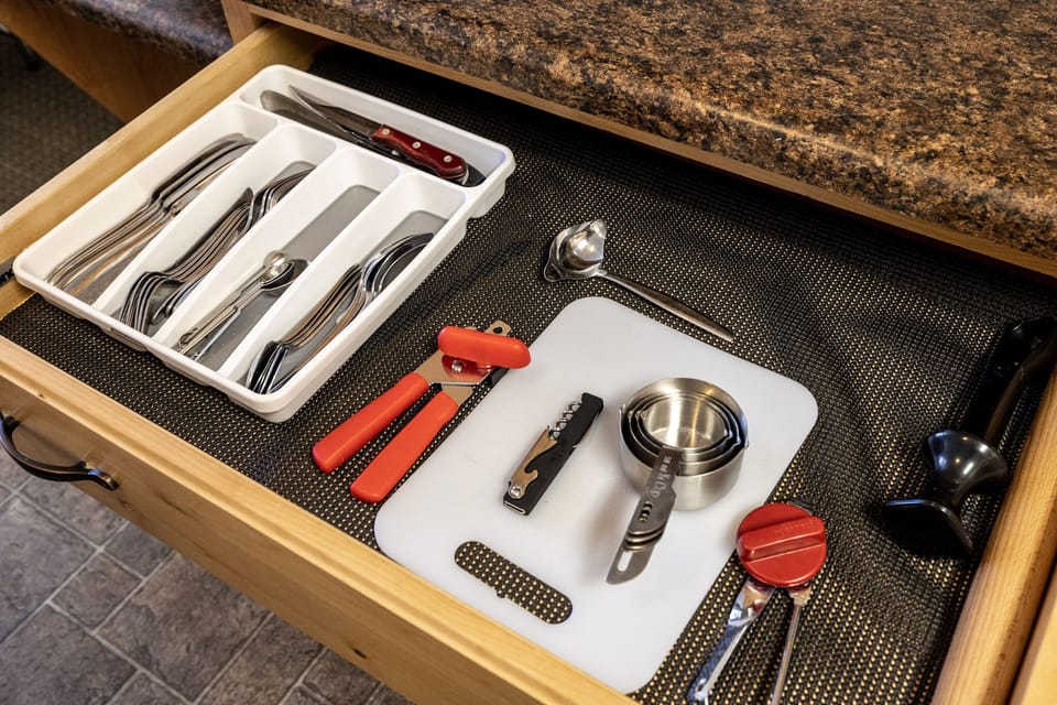  Complete with top-notch culinary tools