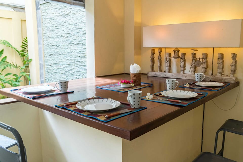 Basic Apartment, 1 King Bed | Private kitchen | Fridge, microwave, stovetop, toaster