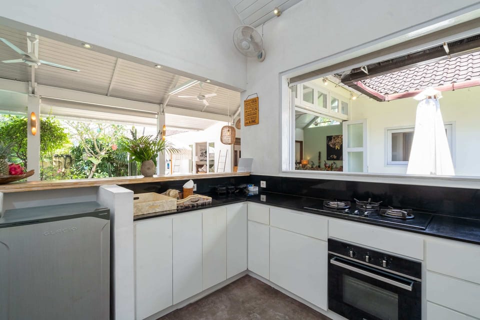 Basic Villa, Multiple Beds | Private kitchen | Fridge, microwave, oven, stovetop