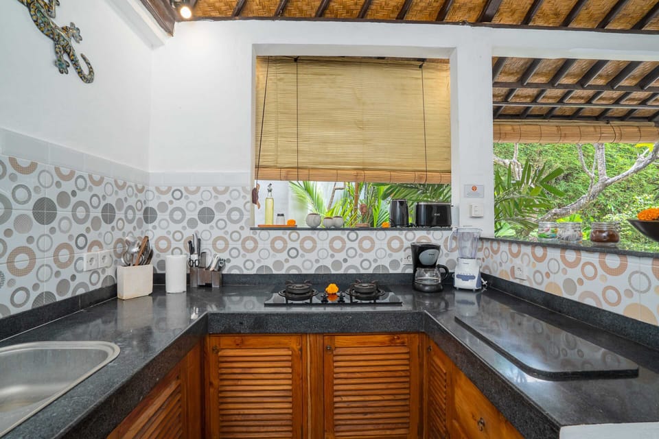 Basic Villa, Multiple Beds | Private kitchen | Fridge, microwave, stovetop, coffee/tea maker