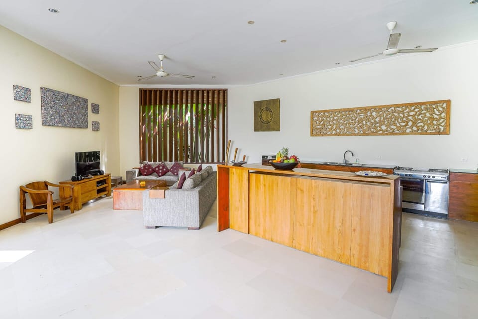 Basic Villa, Multiple Beds | Private kitchen | Fridge, microwave, oven, stovetop