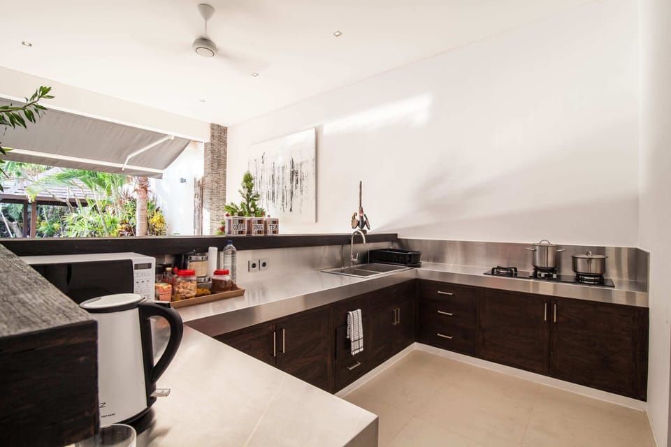 Basic Villa, Multiple Beds | Private kitchen | Fridge, microwave, stovetop, coffee/tea maker