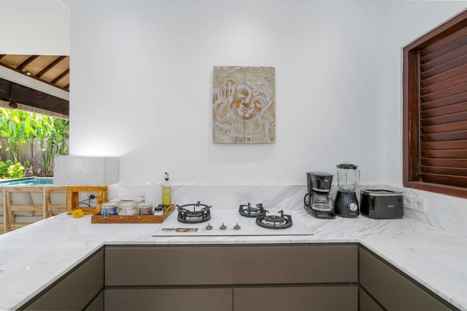 Basic Villa, Multiple Beds | Private kitchen | Fridge, microwave, stovetop, coffee/tea maker