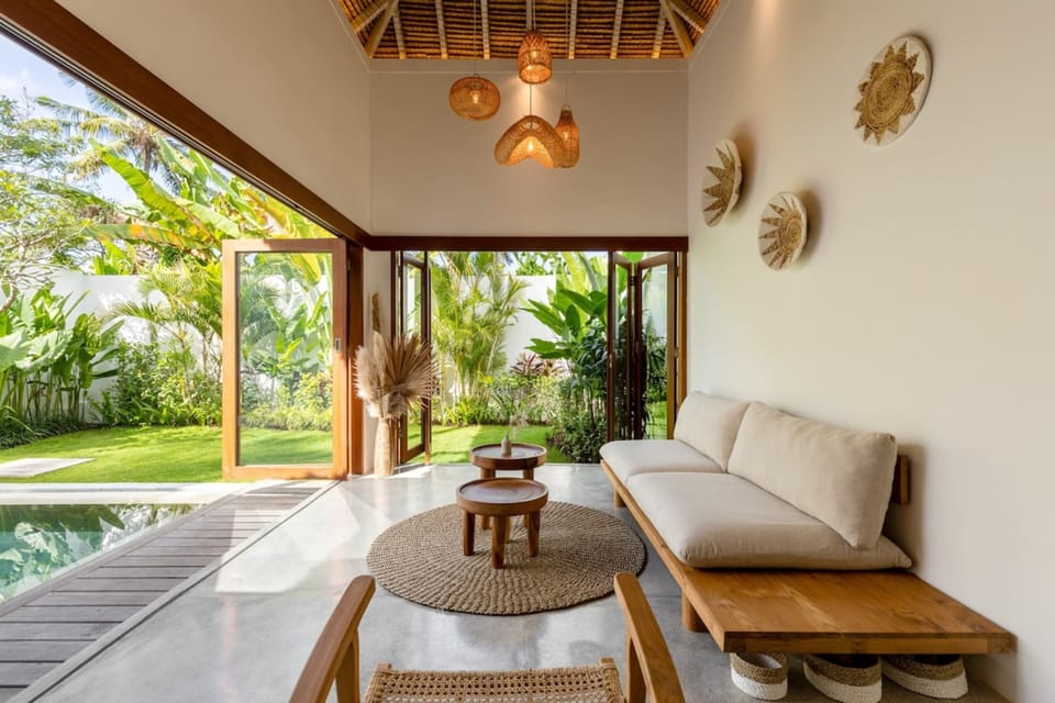 Basic Villa, 1 King Bed | Interior