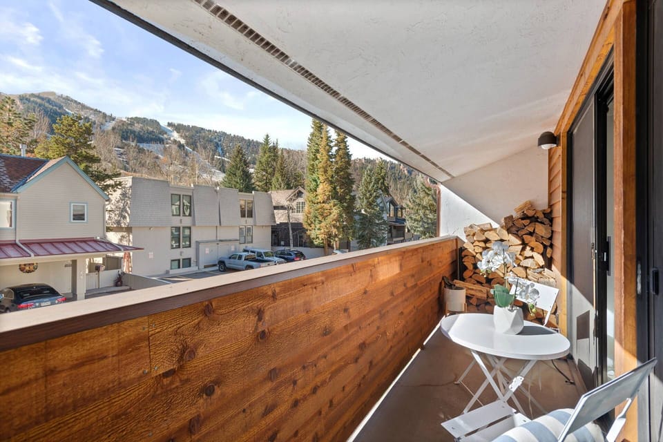 The outdoor balcony offers a great view of Aspen mountain.  Enjoy a cup of coffee in the sunshine while enjoying the view.