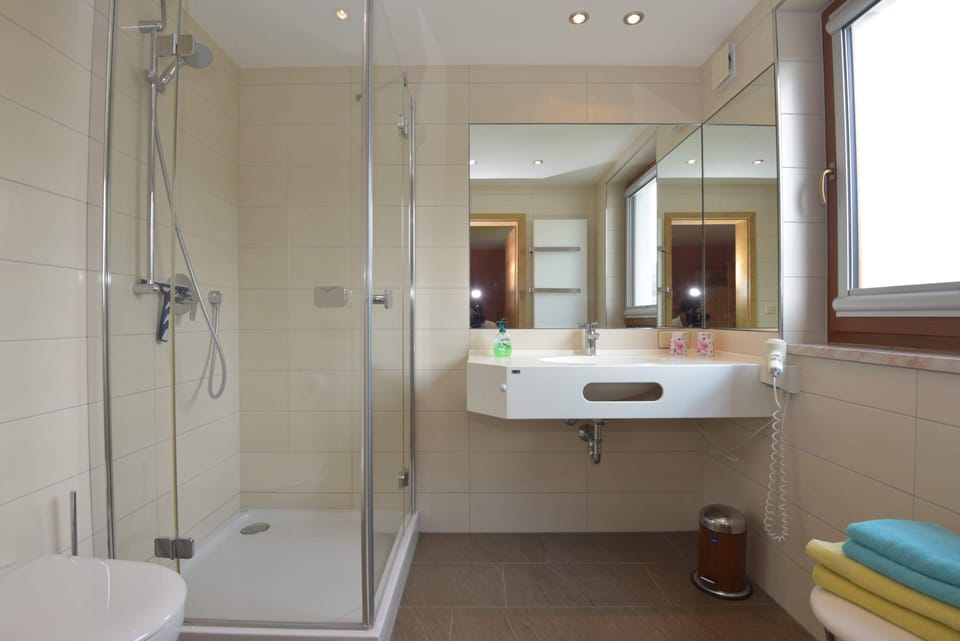 Comfort Double Room | Free WiFi, bed sheets