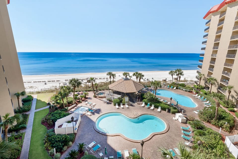 Views of the Gulf and pools