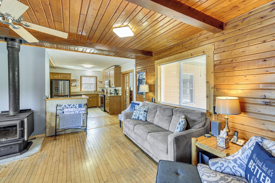 Living Room | Queen Sleeper Sofa