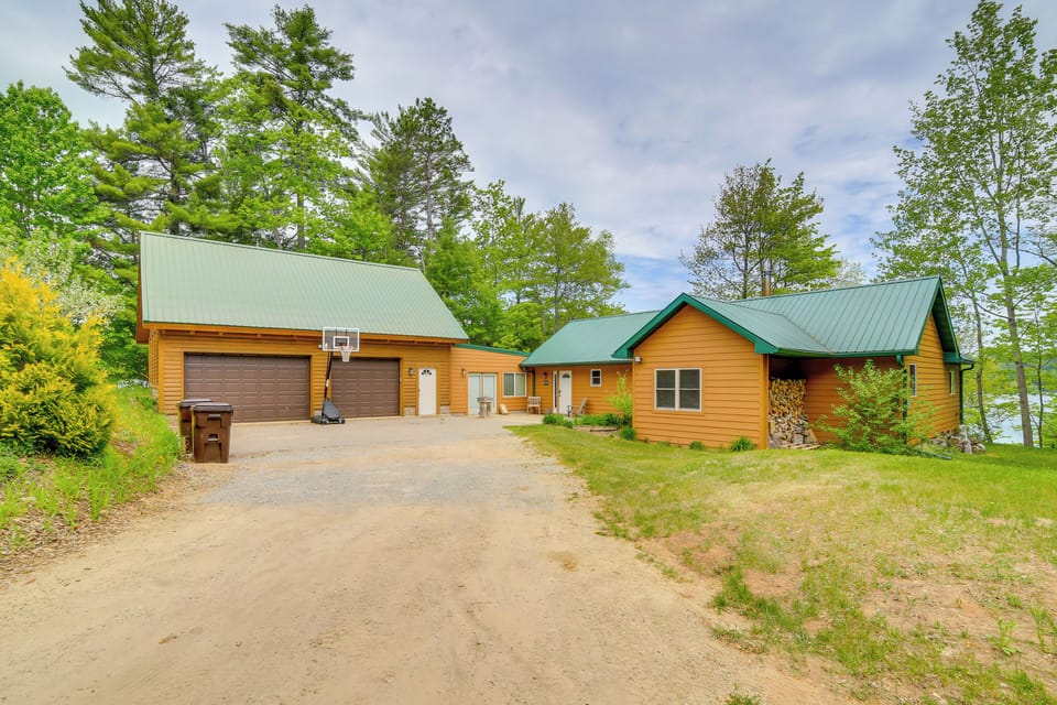 Exterior | 1-Story Unit | On-Site Lake & Trail Access