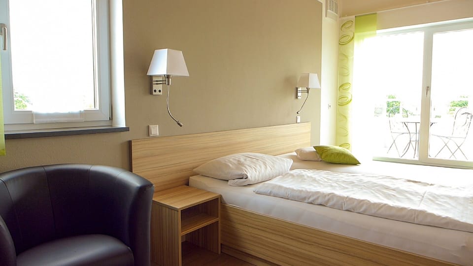 Double Room | Free WiFi, bed sheets