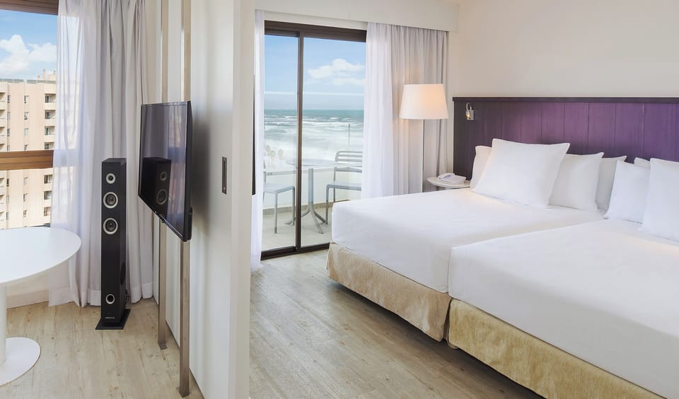 Minibar, in-room safe, desk, free WiFi