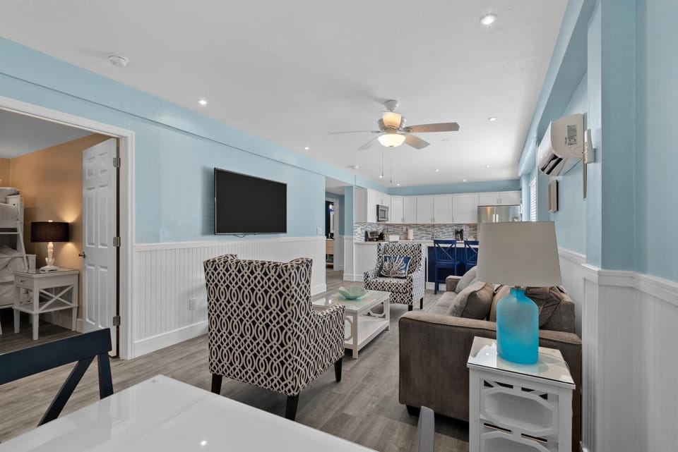 Living Room and Kitchen (2)
