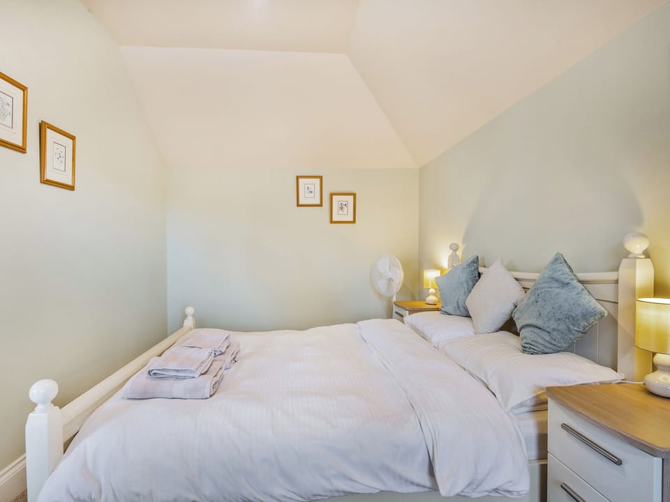 Double bedroom | Rose Cottage Farm - The Potting Shed - Rose Cottage Farm , Horsington
