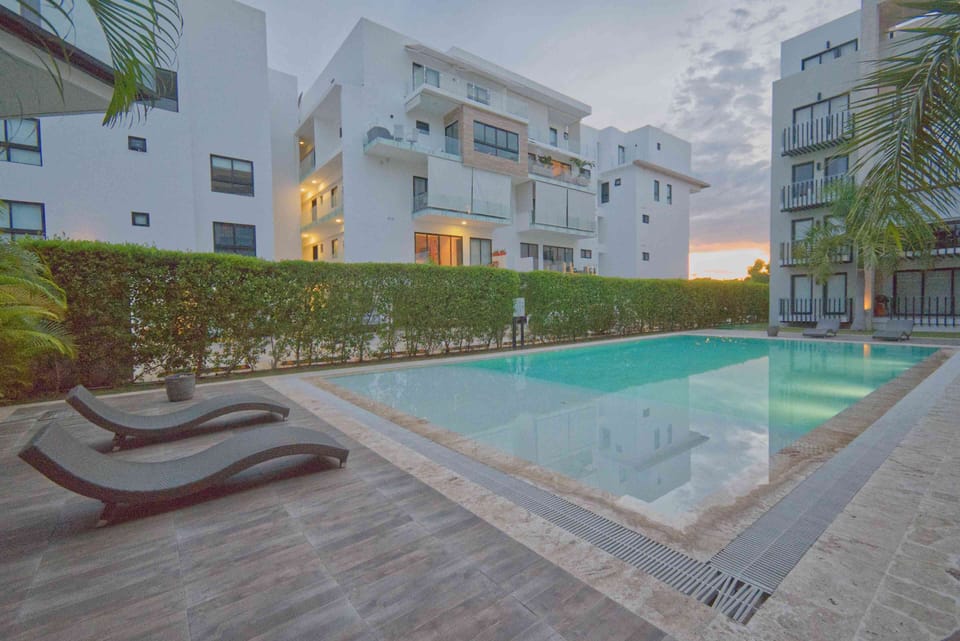 Tastefully decorated apartment with centric location near shops and restaurants (2079)