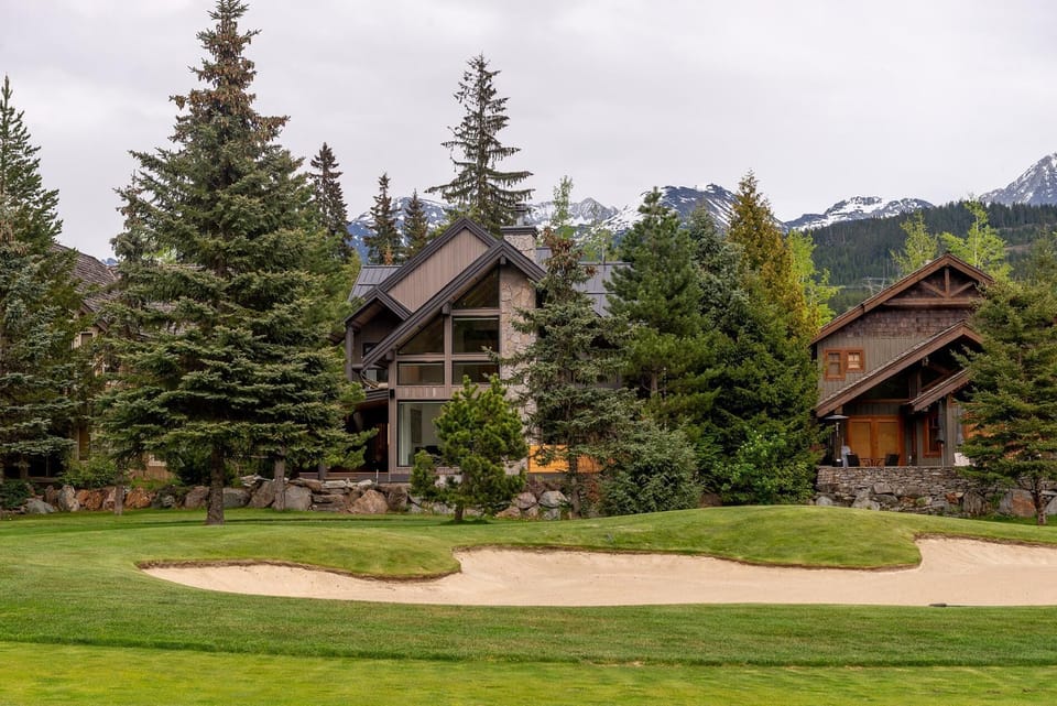 Located right on Nickolas North Golf Course