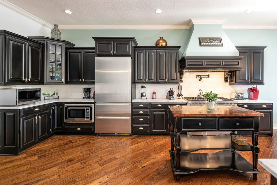 The cooks of the family can prepare a home-cooked meal in the fully-equipped kitchen