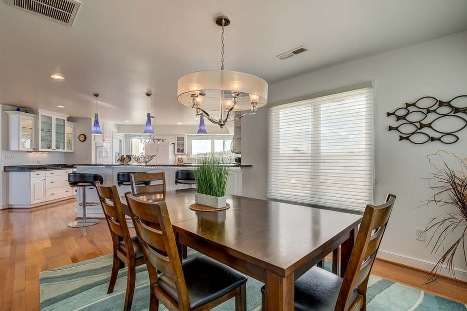 Mid-Level Dining Table seats 6