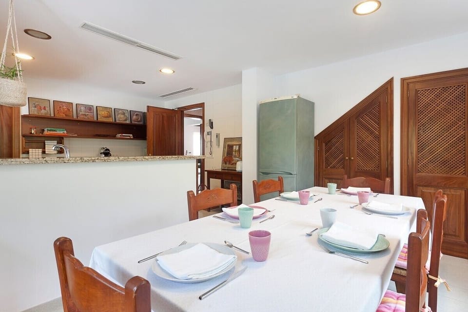indoor dining 