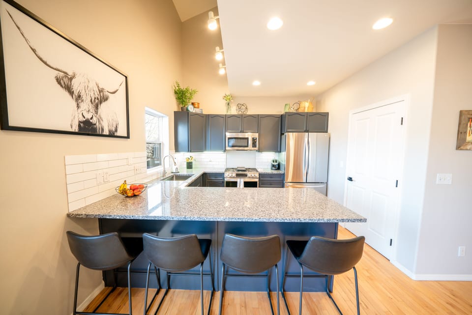 Bar and kitchen