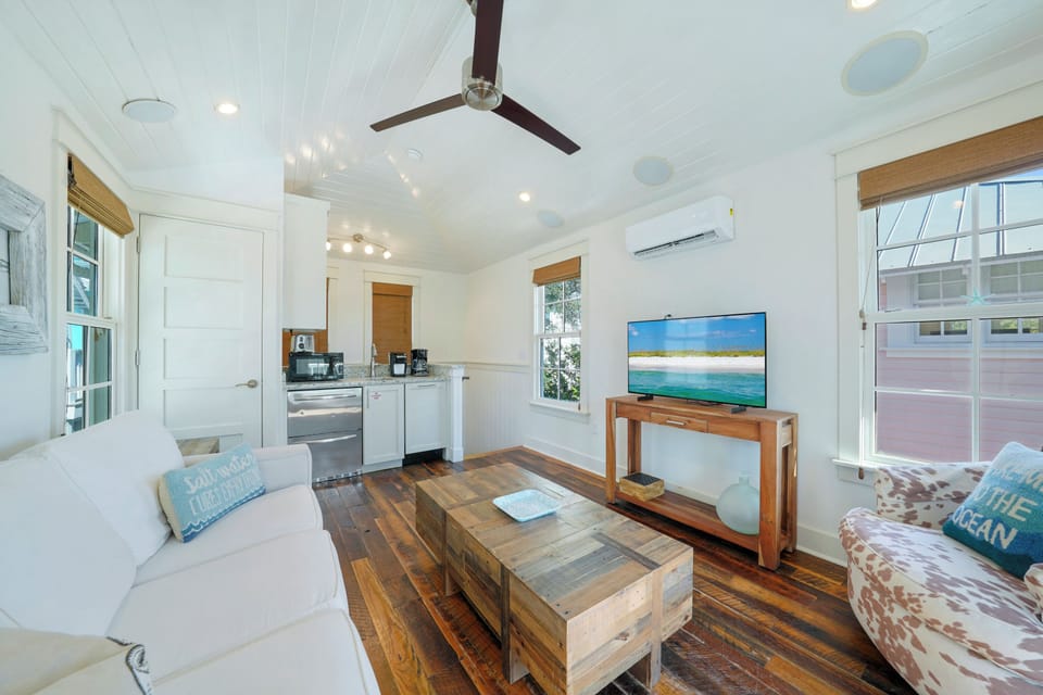 NEWER MODERN BUILD PRIVATE GUEST COTTAGE