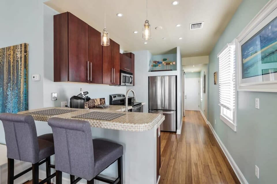 Breakfast Bar - Seating for 2