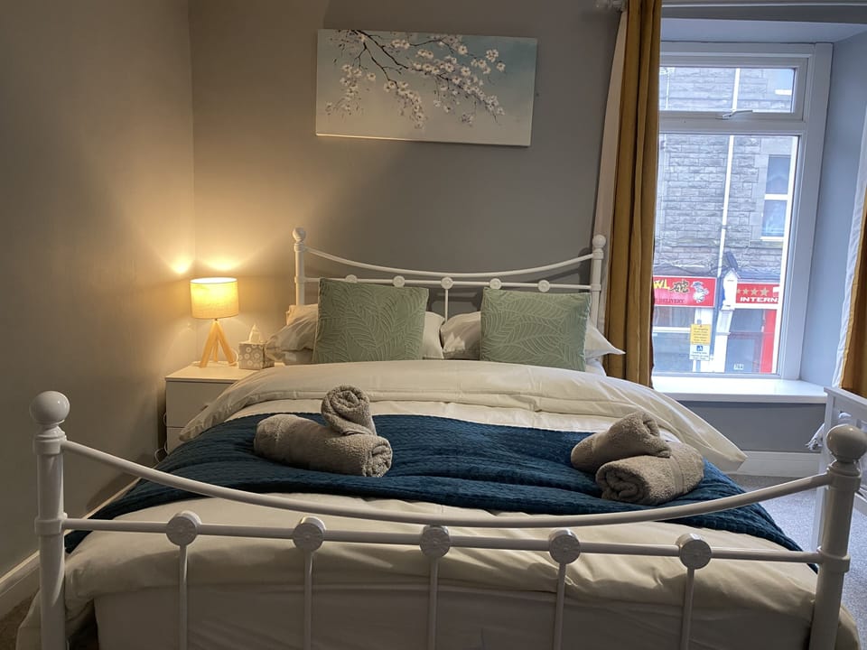 Apartment | 2 bedrooms, iron/ironing board, free WiFi, bed sheets
