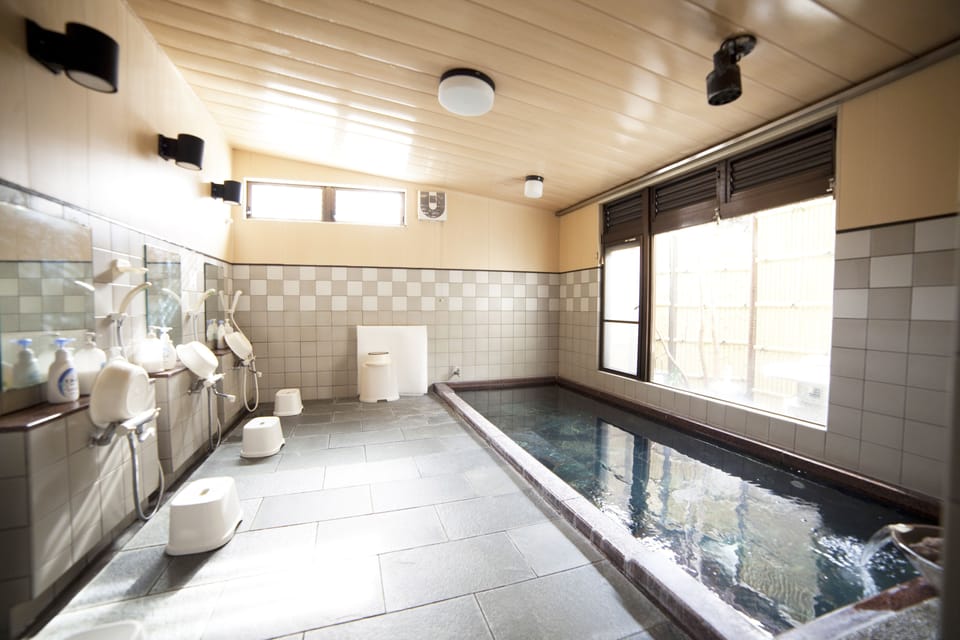 Economy Single Room, 2 Twin Beds, Non Smoking | Public bath