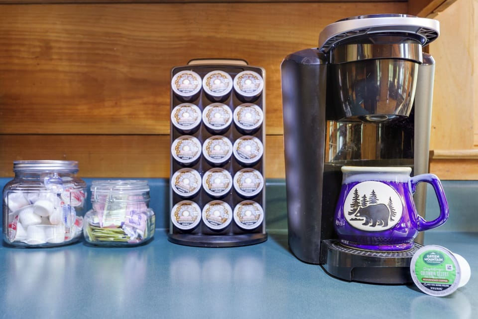 Single-serve coffee station—perfect for chilly mountain mornings.