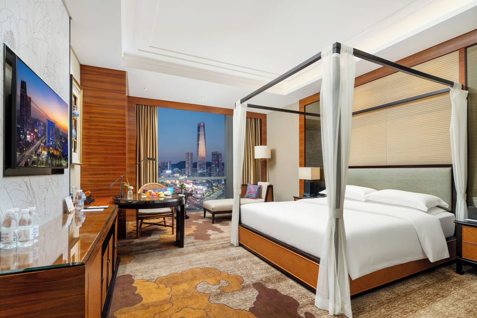 Business Double Room | Minibar, in-room safe, desk, soundproofing