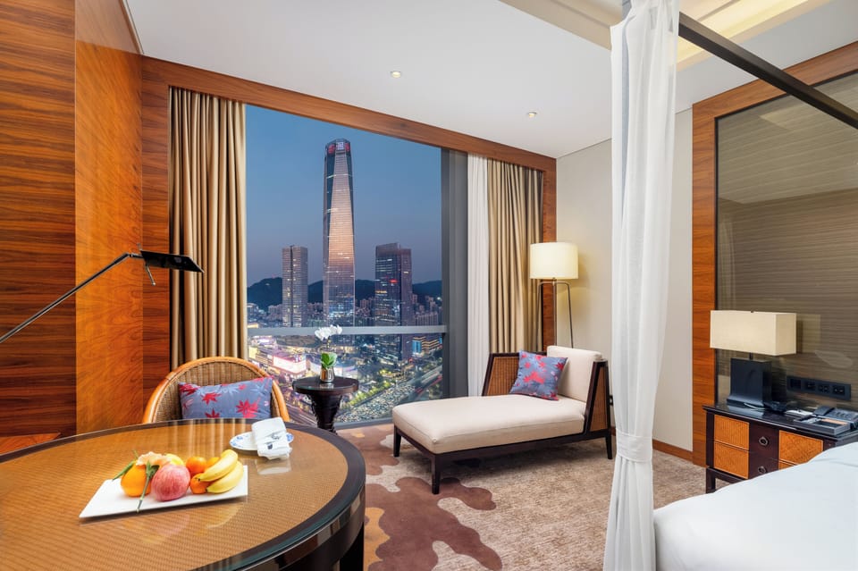 Business Double Room | Minibar, in-room safe, desk, soundproofing