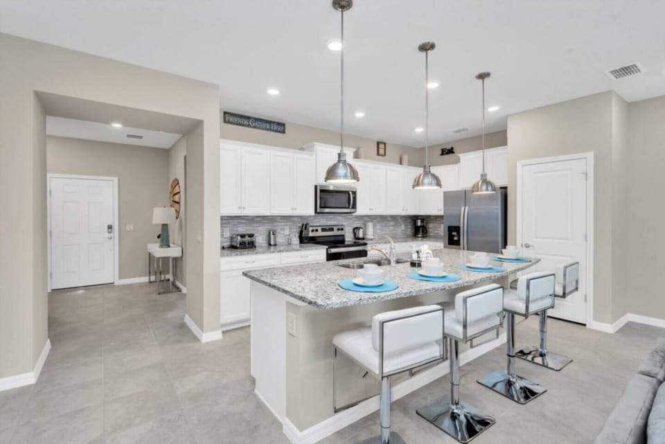 Gourmet Kitchen 
