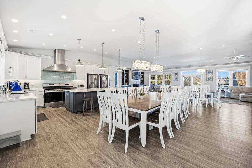 Top-Level Dining Room with Table (seats 12)