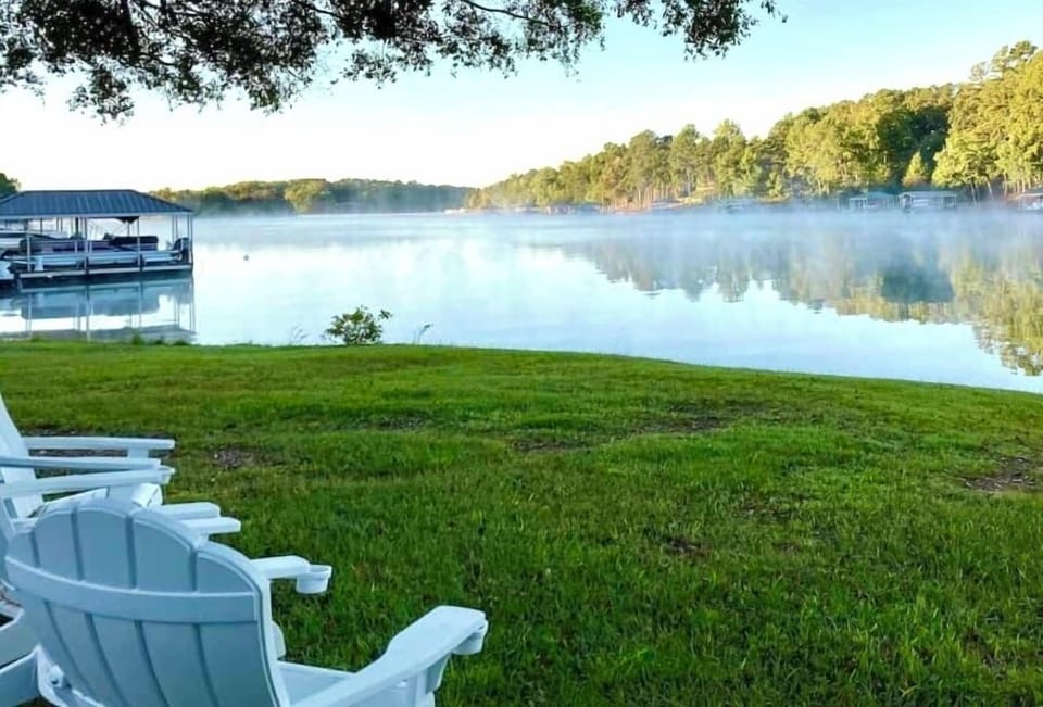 Front-row seats to quiet lake mornings —- just steps to the water.