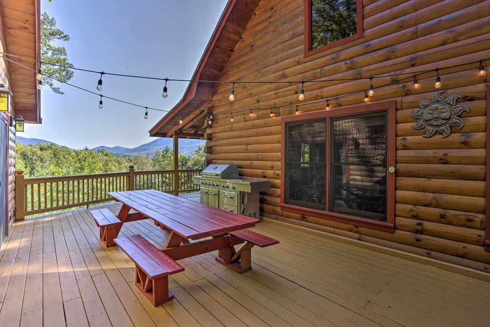 Spacious Deck | Gas Grill | Mountain Views
